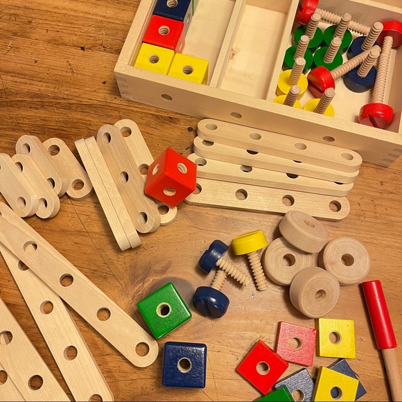 Melissa and Doug Construction Set in a Box - Picture 10 of 10